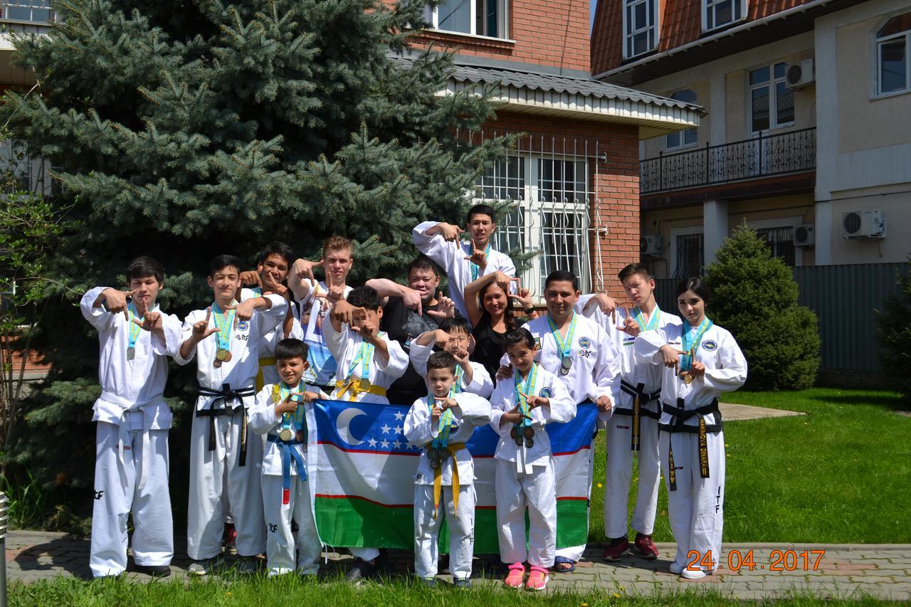 Interhouse Almaty Hostel Luaran gambar