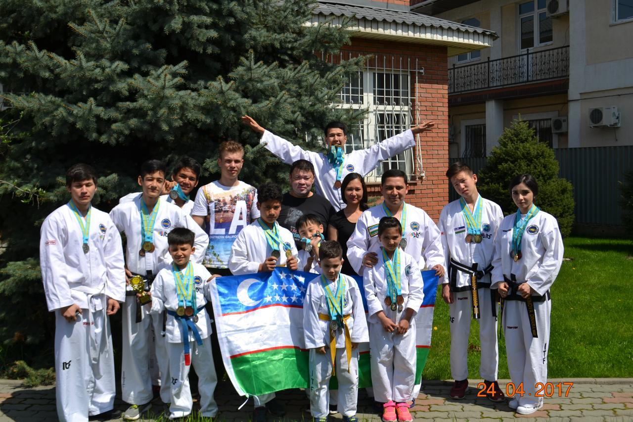 Interhouse Almaty Hostel Luaran gambar